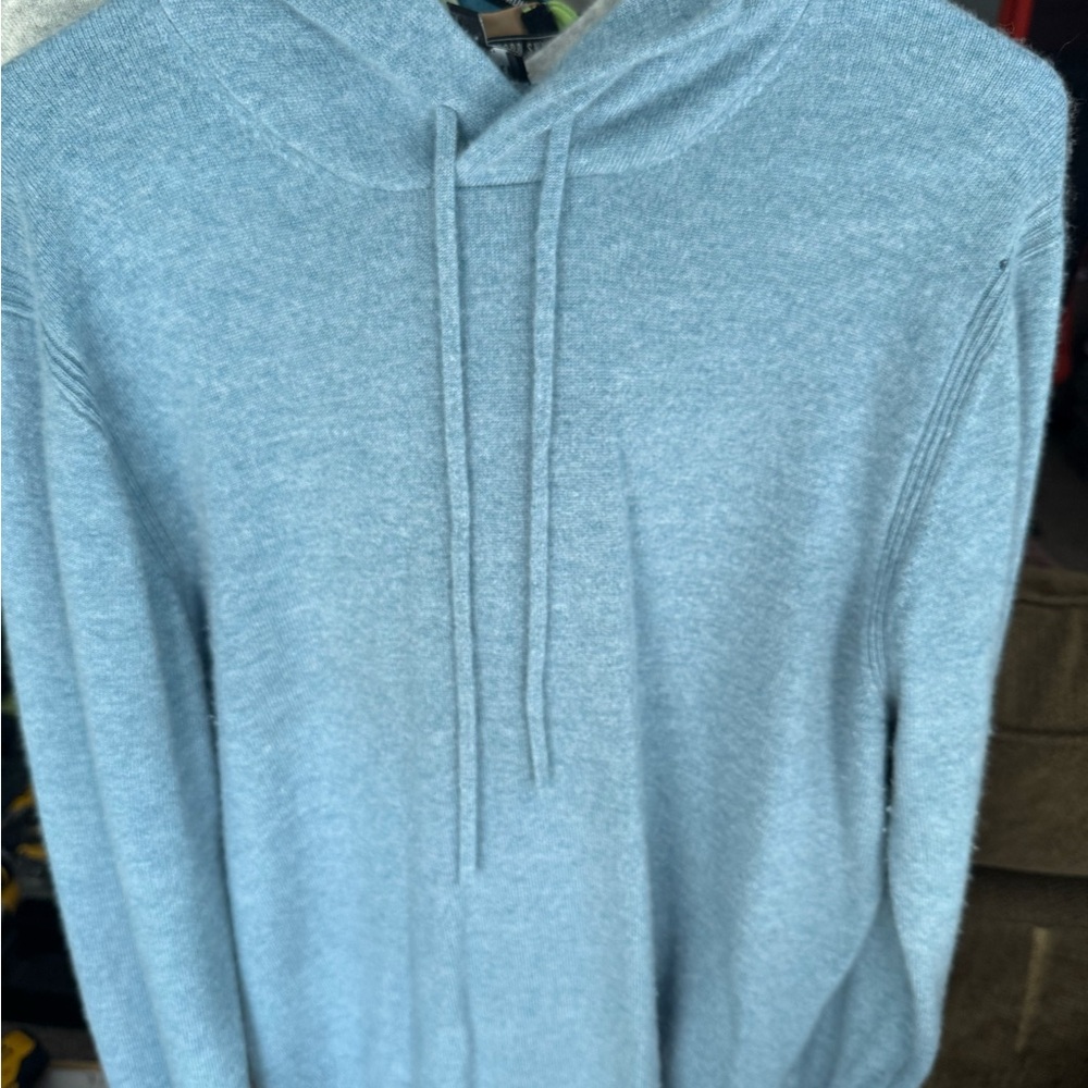 Todd Snyder 100% Cashmere Hoodie Light Blue . Has a few pin holes